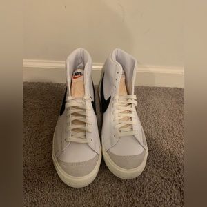 Mens Nike Blazer Mid '77 Shoes BQ6806-100 Size 9.5